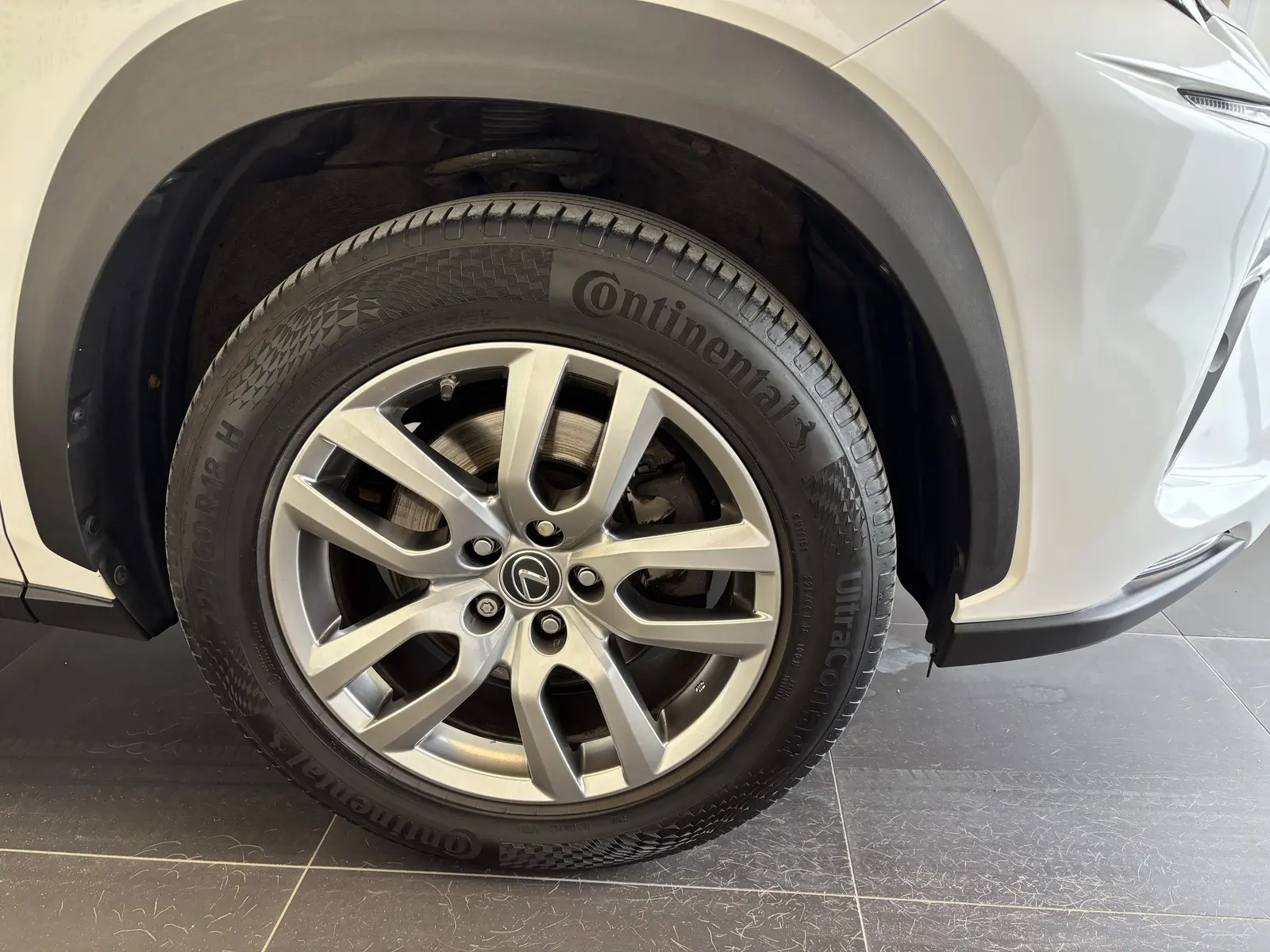 Lexus NX 300h, 2.5, 114 kW, hybrid, automatic, four-wheel drive