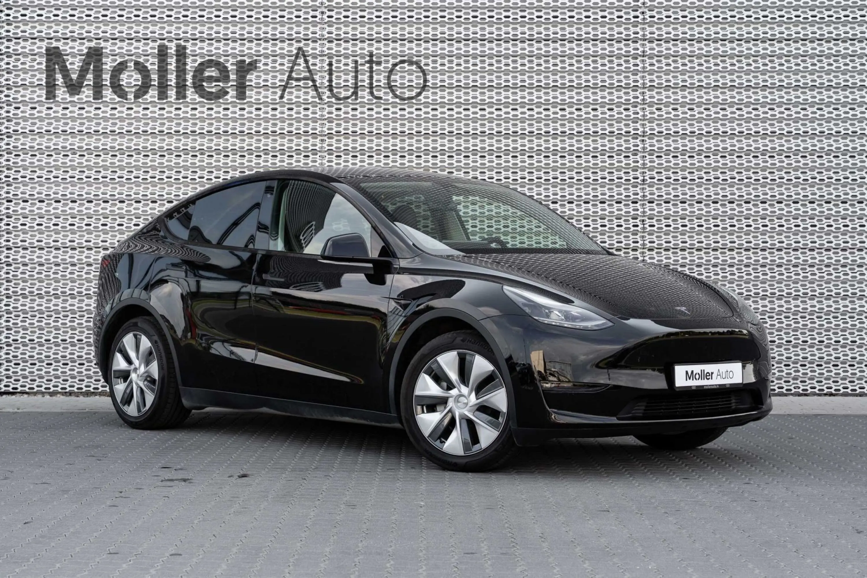 Tesla Model Y, 378 kW, electric, automatic, four-wheel drive
