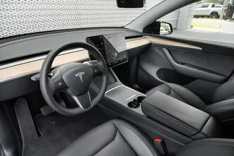Tesla Model Y, 378 kW, electric, automatic, four-wheel drive