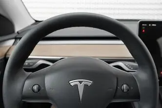 Tesla Model Y, 378 kW, electric, automatic, four-wheel drive
