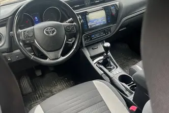 Toyota Auris, 1.6, 97 kW, bensiin, manuaal, esivedu