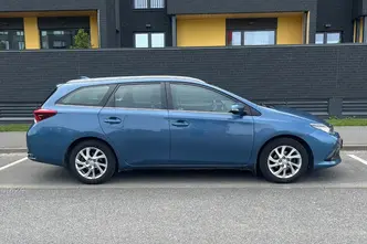 Toyota Auris, 1.6, 97 kW, bensiin, manuaal, esivedu