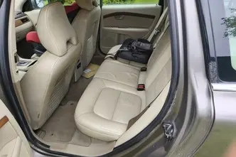 Volvo XC70, 2.4, 136 kW, diesel, automatic, four-wheel drive