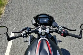 Triumph STREET TRIPLE RS, 0.8, 90.4 kW, petrol, manual, rear-wheel drive