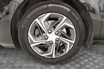 Hyundai i30, 1.5, 117 kW, hybrid, automatic, front-wheel drive