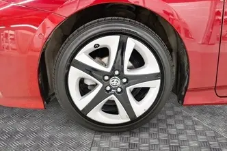 Toyota Prius, 1.8, 72 kW, hybrid, automatic, front-wheel drive