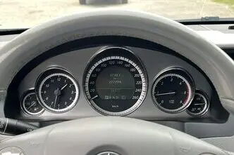 Mercedes-Benz E 250, 2.1, 150 kW, diisel, automaat, tagavedu