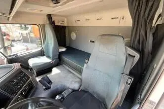 Volvo FM 330 4x2, 248 kW, diesel, automatic