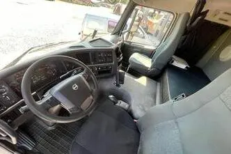 Volvo FM 330 4x2, 248 kW, diesel, automatic