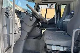 Volvo FL240 + CARRIER SUPRA 850, 181 kW, diesel, automatic