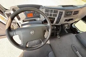 Volvo FL240 + CARRIER SUPRA 850, 181 kW, diesel, automatic