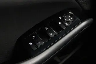 Mazda 3, 2.0, 132 kW, hübriid, manuaal, esivedu