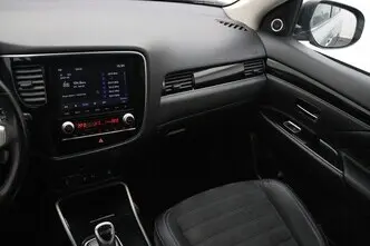 Mitsubishi Outlander, 2.4, 99 kW, pistikhübriid, automaat, nelikvedu