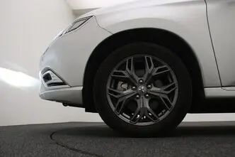 Mitsubishi Outlander, 2.4, 99 kW, pistikhübriid, automaat, nelikvedu