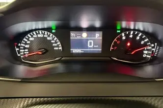Peugeot 208, 1.2, 74 kW, bensiin, automaat, esivedu