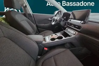 Hyundai Kona, 100 kW, electric, automatic, front-wheel drive