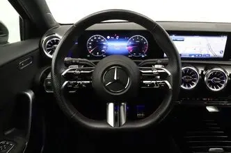 Mercedes-Benz A 180, 1.3, 100 kW, bensiin, automaat, esivedu