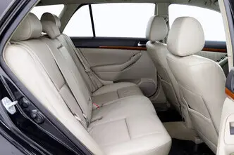 Toyota Avensis, 2.2, 149 kW, diesel, manual, front-wheel drive