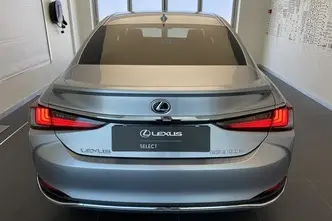 Lexus ES 300, 2.5, 131 kW, гибрид, автомат, передний привод