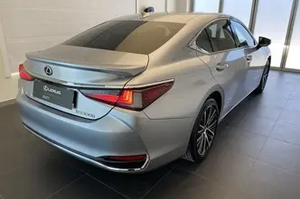 Lexus ES 300, 2.5, 131 kW, гибрид, автомат, передний привод