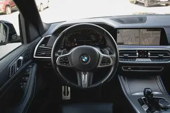 BMW X5, 3.0, 210 kW, hybrid, automatic, four-wheel drive