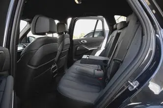 BMW X5, 3.0, 210 kW, hybrid, automatic, four-wheel drive