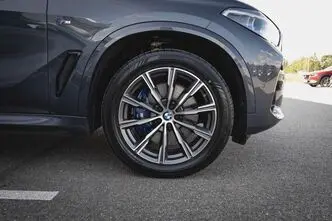 BMW X5, 3.0, 210 kW, hybrid, automatic, four-wheel drive