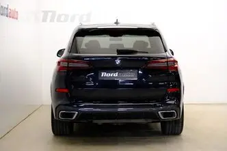 BMW X5, 3.0, 210 kW, hybrid, automatic, four-wheel drive