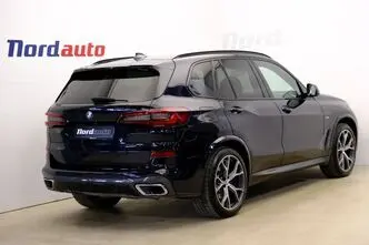BMW X5, 3.0, 210 kW, hybrid, automatic, four-wheel drive