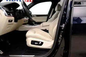 BMW X5, 3.0, 210 kW, hybrid, automatic, four-wheel drive