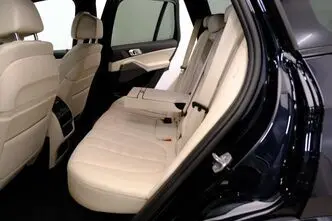 BMW X5, 3.0, 210 kW, hybrid, automatic, four-wheel drive