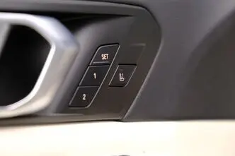 BMW X5, 3.0, 210 kW, hybrid, automatic, four-wheel drive