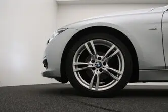 BMW 320, 2.0, 135 kW, bensiin, automaat, tagavedu