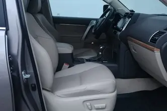 Toyota Land Cruiser, 2.8, 150 kW, дизель, автомат, полный привод