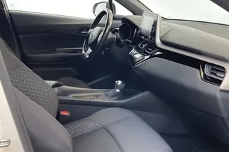 Toyota C-HR, 1.8, 72 kW, hybrid, automatic, front-wheel drive