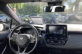 Toyota Corolla, 1.8, 72 kW, hybrid, automatic, front-wheel drive