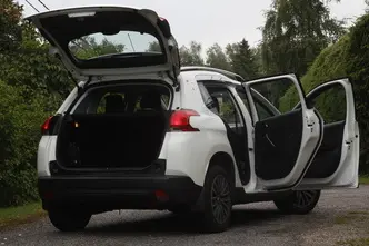 Peugeot 2008, 1.2, 60 kW, petrol, manual, front-wheel drive