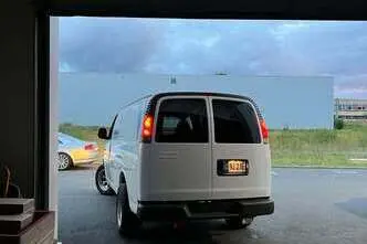 Chevrolet Express, 5.0, 169 kW, bensiin, automaat, tagavedu