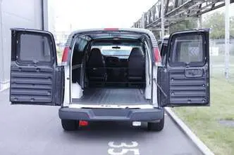 Chevrolet Express, 5.0, 169 kW, bensiin, automaat, tagavedu