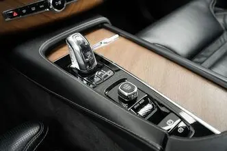 Volvo XC90, 2.0, 223 kW, бензин, автомат, полный привод