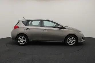 Toyota Auris, 1.6, 97 kW, bensiin, automaat, esivedu