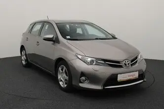 Toyota Auris, 1.6, 97 kW, bensiin, automaat, esivedu