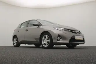 Toyota Auris, 1.6, 97 kW, bensiin, automaat, esivedu