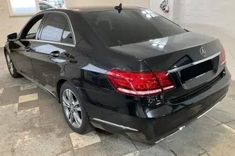 Mercedes-Benz E 200, 2.0, 135 kW, petrol, automatic, rear-wheel drive