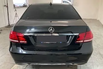 Mercedes-Benz E 200, 2.0, 135 kW, petrol, automatic, rear-wheel drive