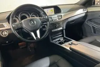 Mercedes-Benz E 200, 2.0, 135 kW, petrol, automatic, rear-wheel drive