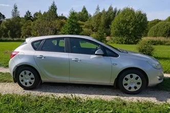 Opel Astra, 1.2, 70 kW, diesel, manual, front-wheel drive