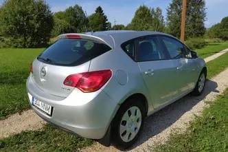 Opel Astra, 1.2, 70 kW, diesel, manual, front-wheel drive