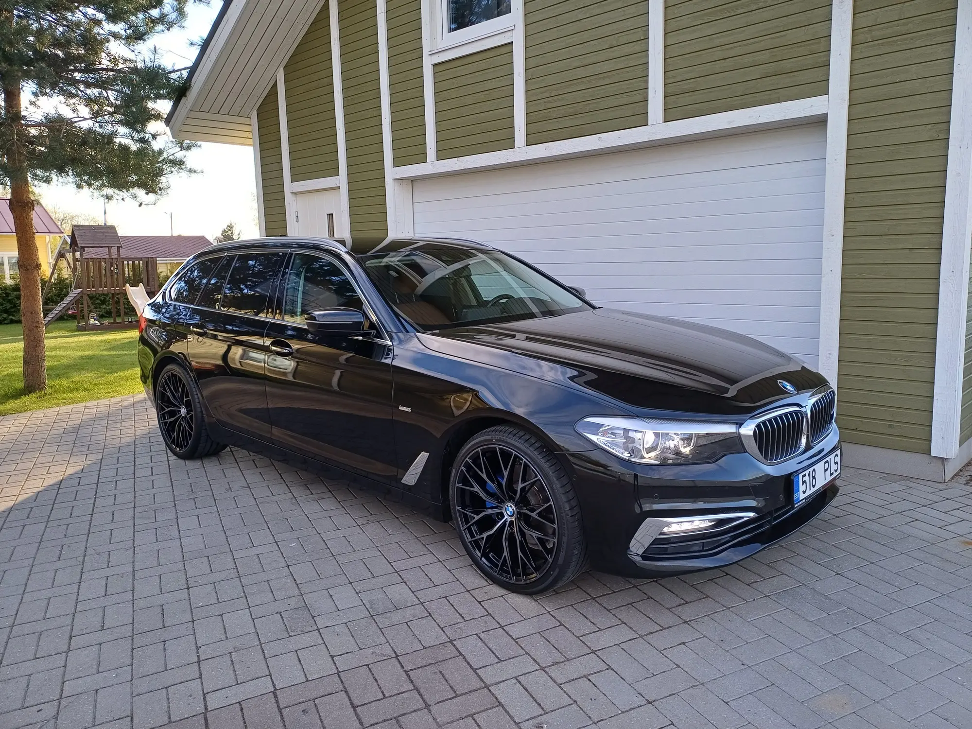 BMW 520, 2.0, 140 kW, diesel, automatic, rear-wheel drive