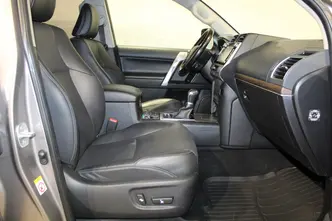 Toyota Land Cruiser, 2.8, 130 kW, дизель, автомат, полный привод